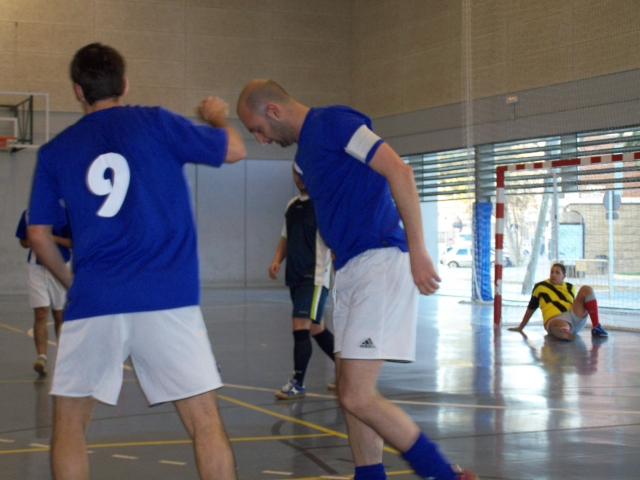 Gol de Riki a pase de Maga